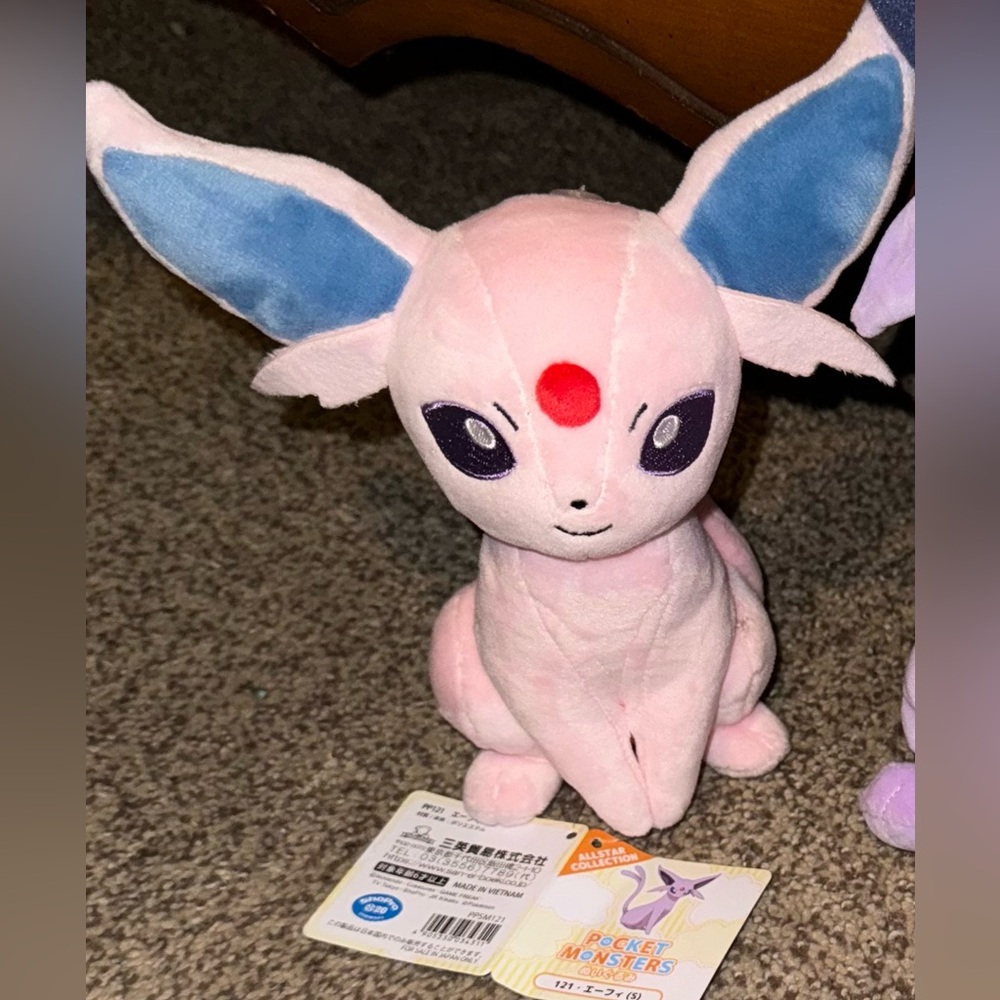Espeon Pokémon plushie